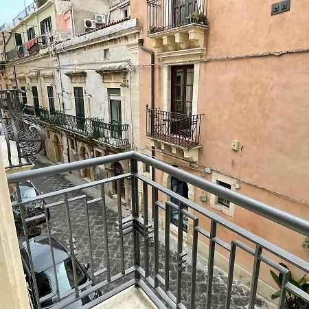 Giulia's House Nel Cuore Di Ortigia Syrakus